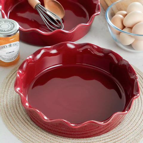 Cherry Red Fluted Pie Pan with fruit and roasted chicken – versatile stoneware, glossy glaze – ideal for baking and serving-vancasso