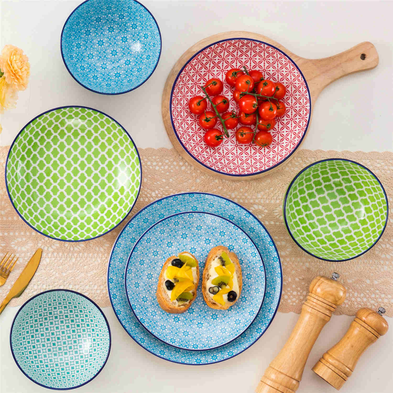 vancasso Macaron 16-Piece Dinnerware Set With Soup Bowls, Featuring Turquoise Geometric Patterns And A Glossy Porcelain Finish, Perfect For Adding Elegance And Style To Any Dining Table.