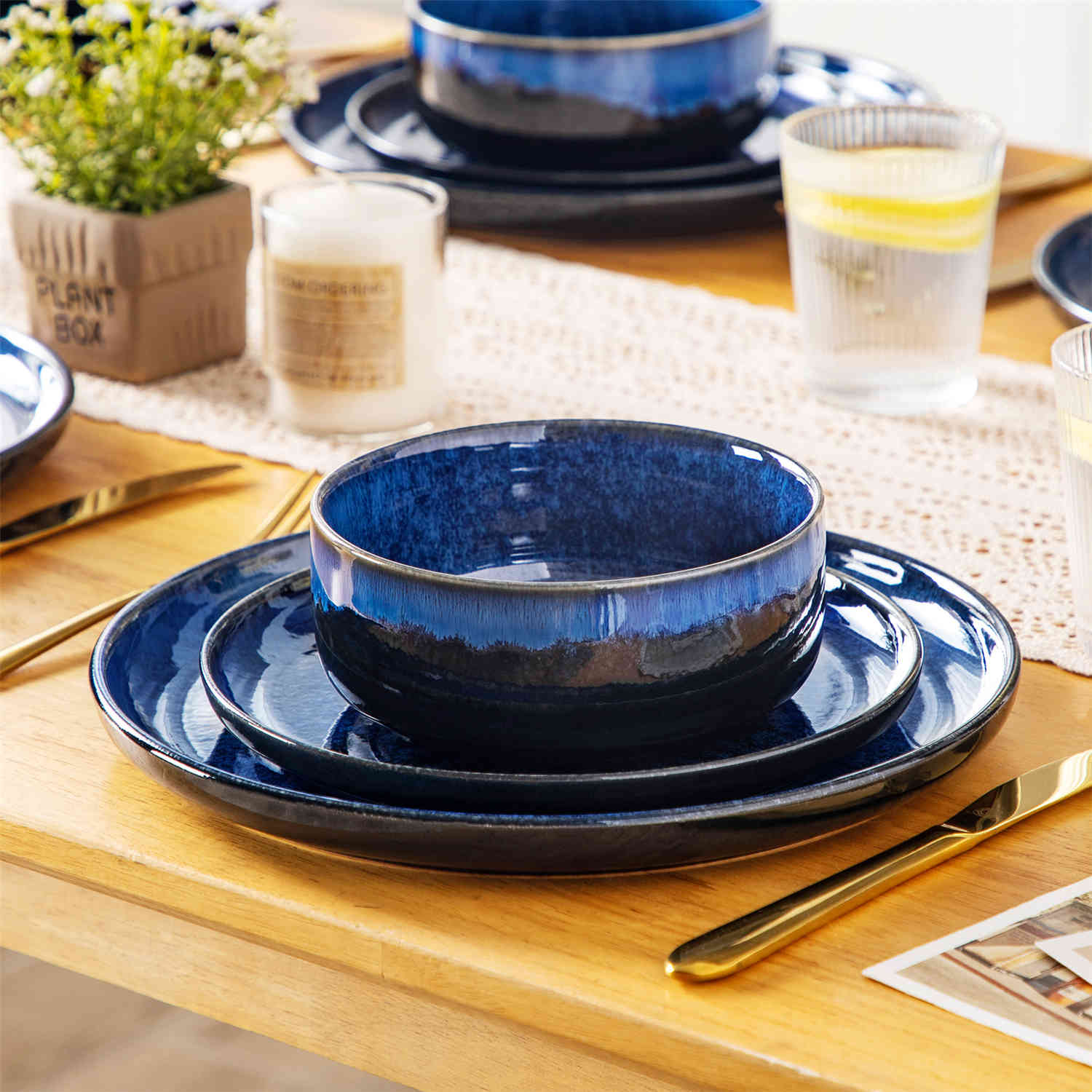 vancasso Starry 18-Piece Dinnerware Set With Straight Edges And A Radiant Reactive Glaze For A Modern Stylish Look - Blue