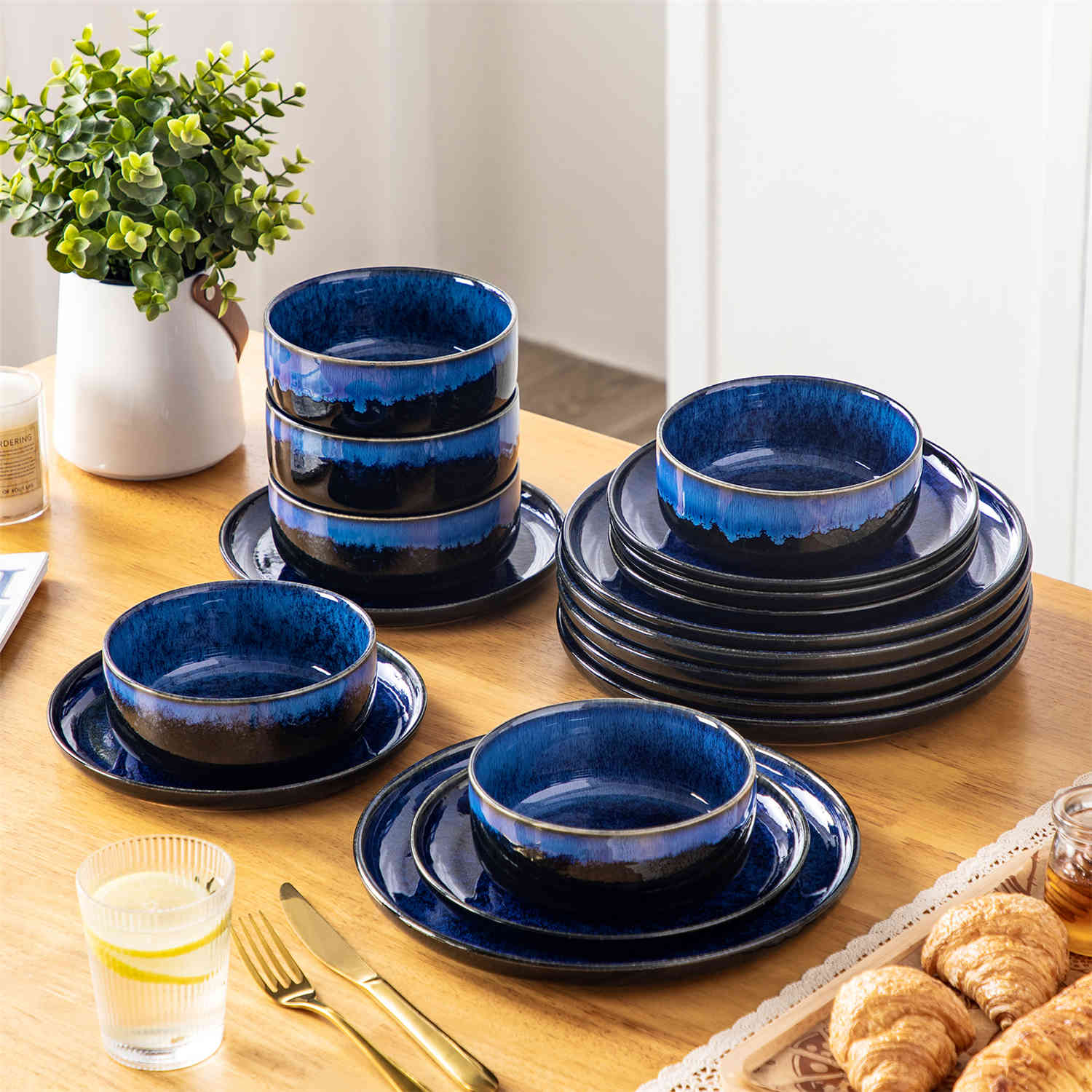 vancasso Starry 18-Piece Dinnerware Set With Straight Edges And A Radiant Reactive Glaze For A Modern Stylish Look - Blue