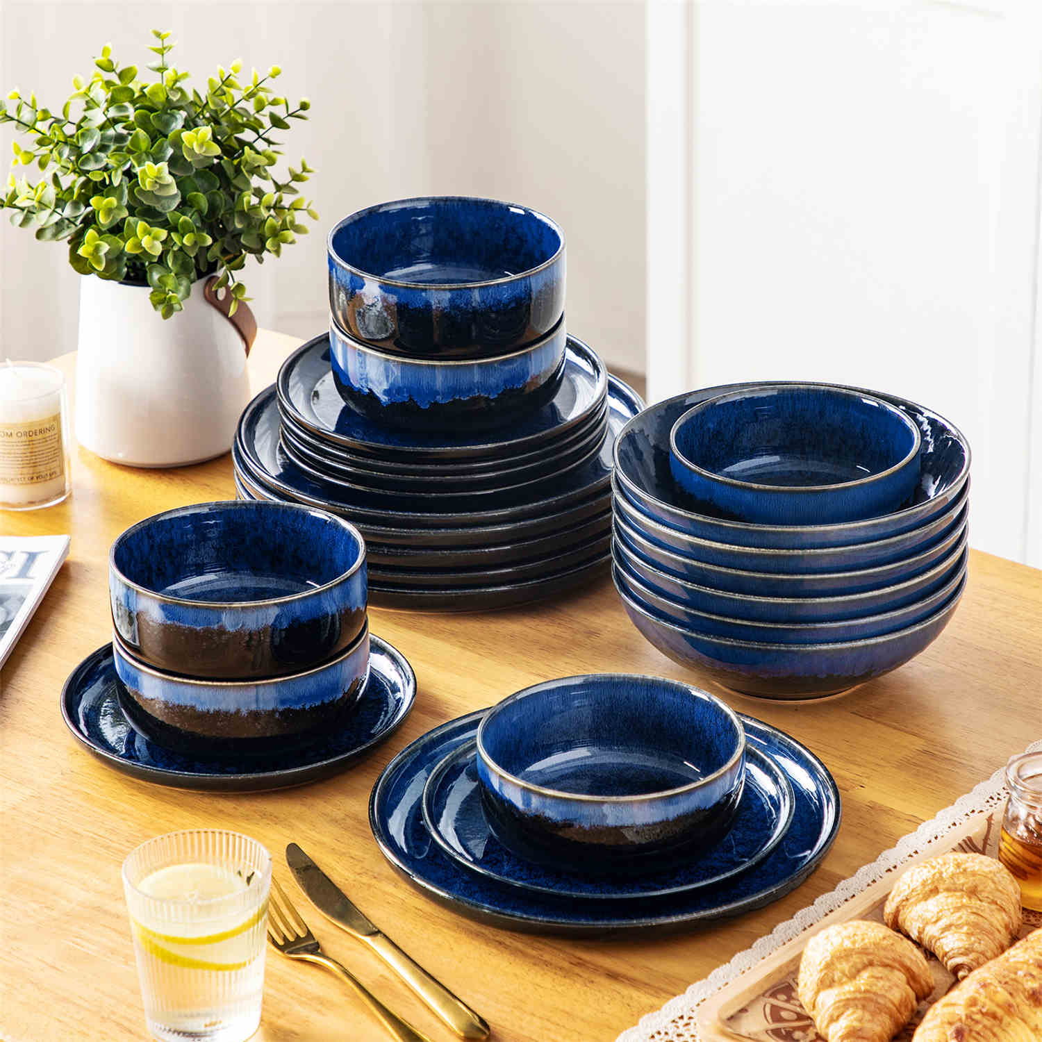 vancasso Starry 24-Piece Dinnerware Set With A Reactive Glaze That Reflects The Depth And Brilliance Of The Night Sky Adding Cosmic Charm To Your Table - Blue