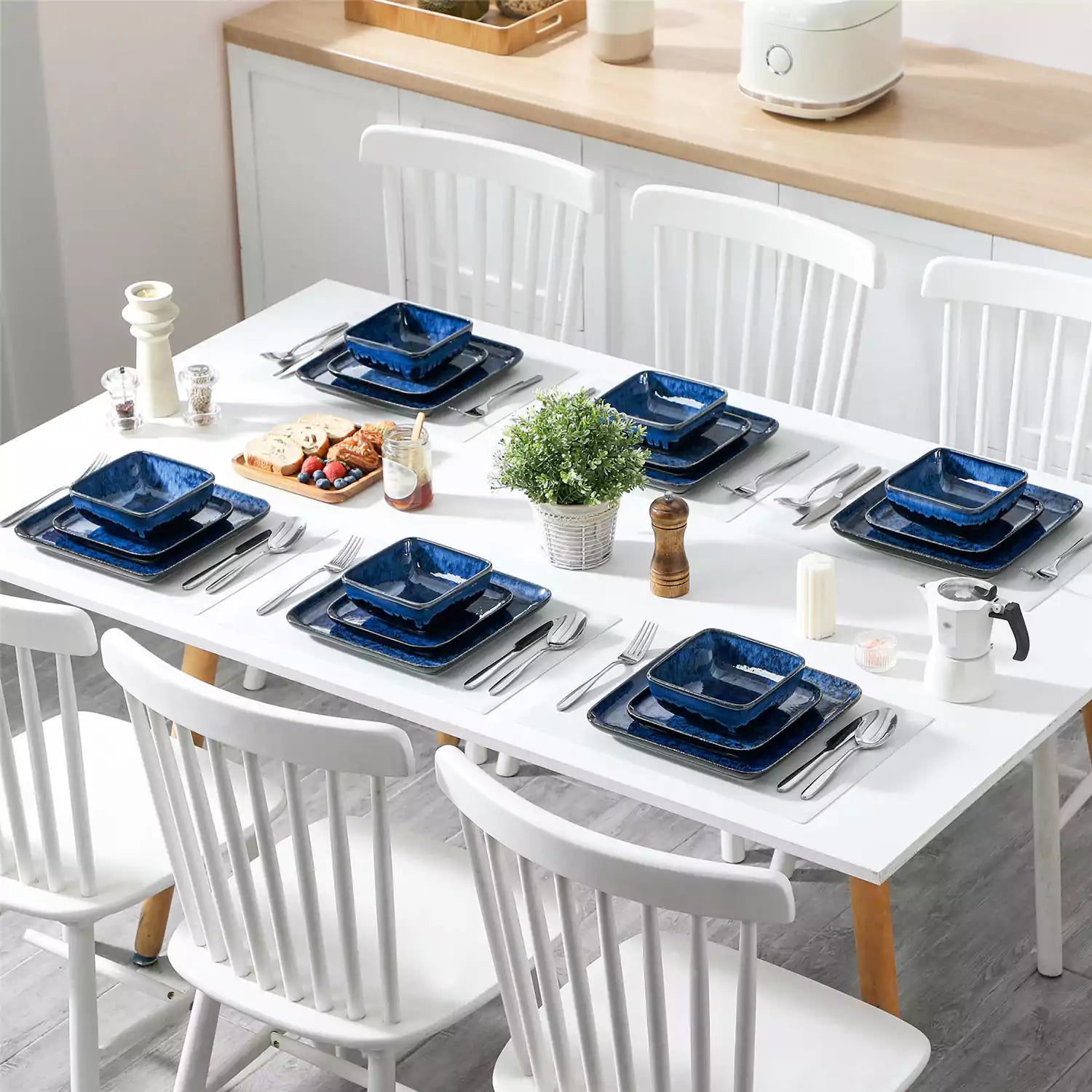 Stern 18-Piece Dinnerware Set With A Stunning Reactive Glaze For A Modern And Elegant Touch - Blue